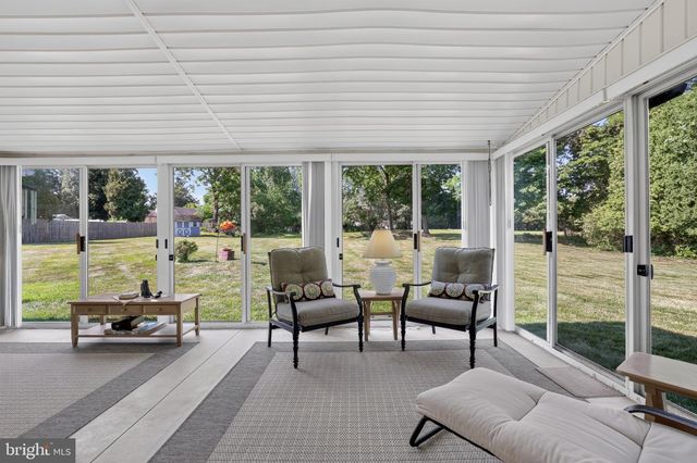 18 HOLLAND DR, Chalfont, PA 18914
