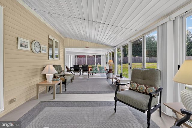 18 HOLLAND DR, Chalfont, PA 18914