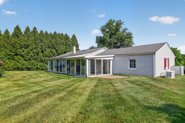 18 HOLLAND DR, Chalfont, PA 18914
