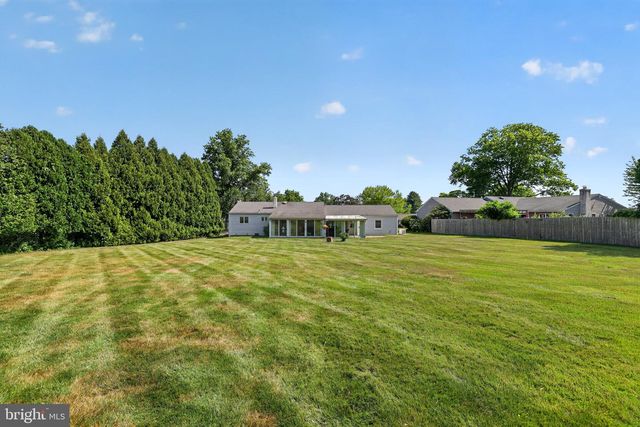 18 HOLLAND DR, Chalfont, PA 18914