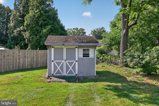 18 HOLLAND DR, Chalfont, PA 18914