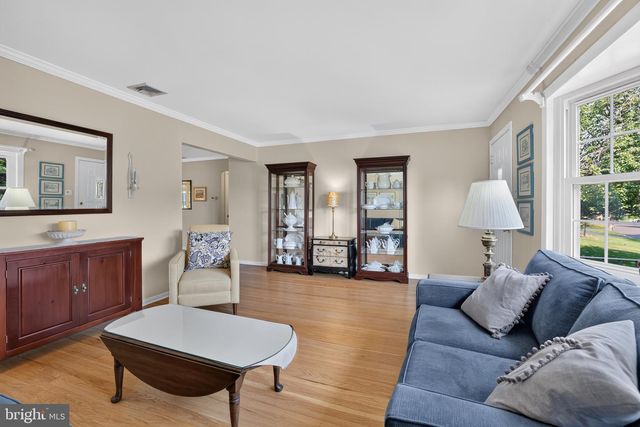 18 HOLLAND DR, Chalfont, PA 18914