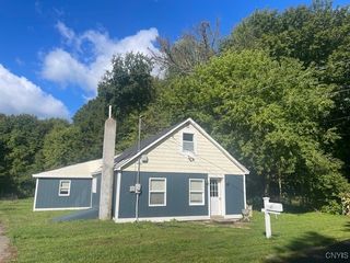 11 Hickory Grove Road, Granby, NY 13069