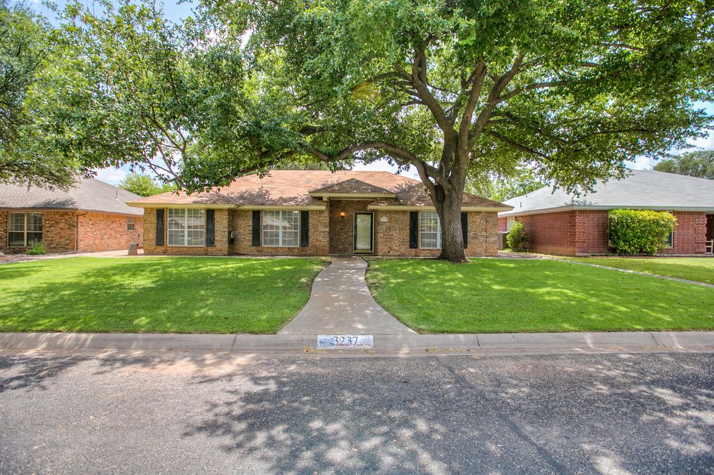 Image 1 of property listing at 3237 Maplewood Drive, San Angelo, TX 76904