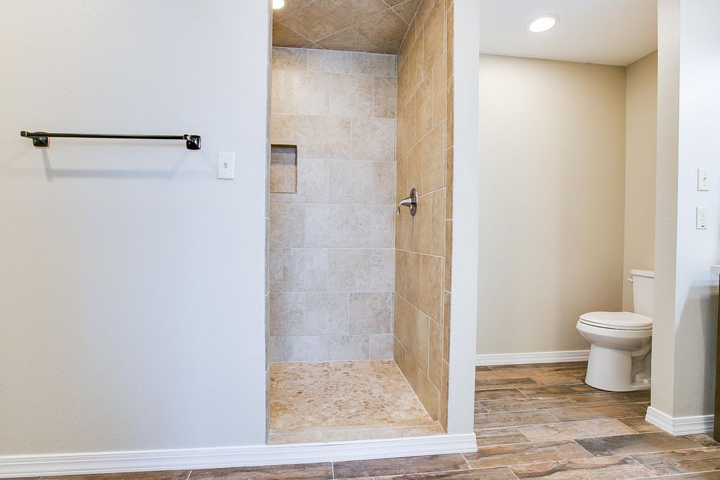 Image 15 of property listing at 3237 Maplewood Drive, San Angelo, TX 76904