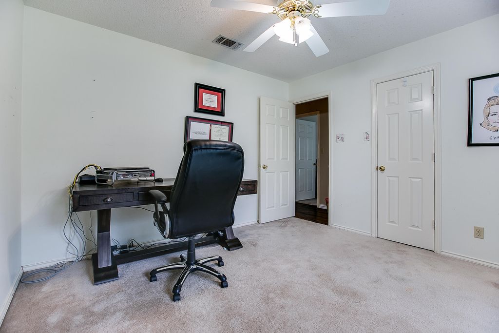 Image 23 of property listing at 3237 Maplewood Drive, San Angelo, TX 76904