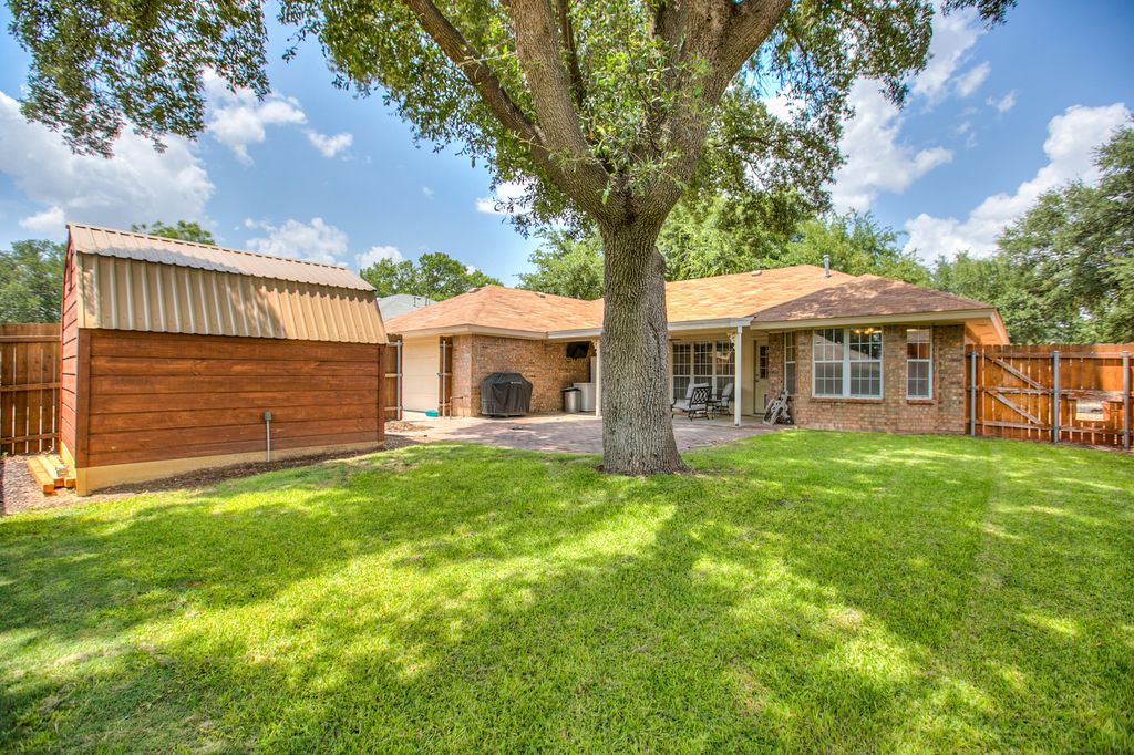 Image 27 of property listing at 3237 Maplewood Drive, San Angelo, TX 76904