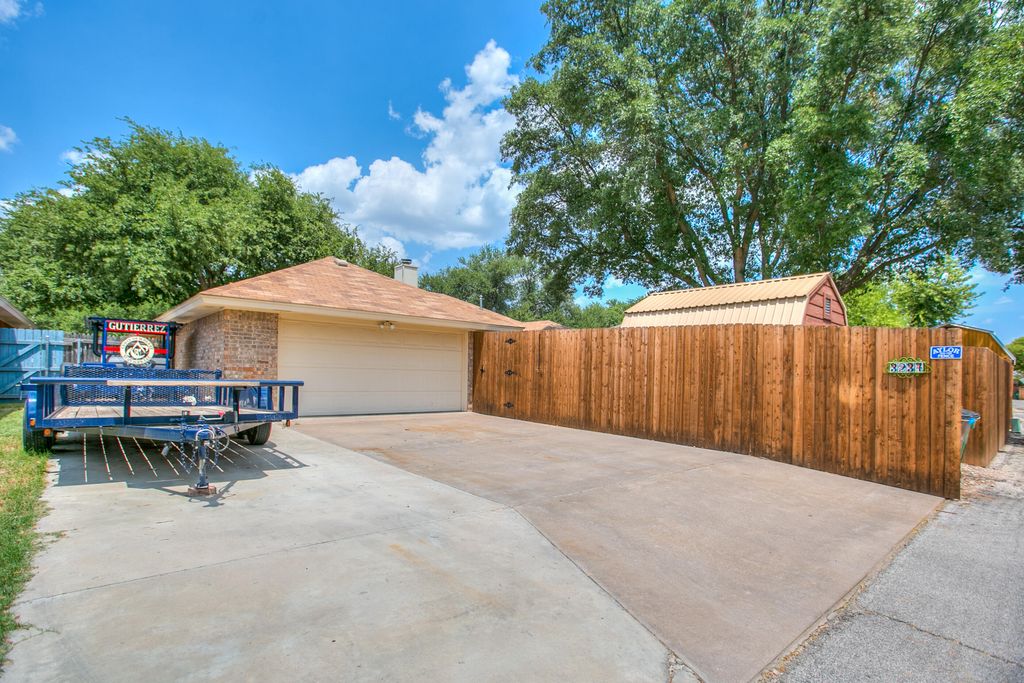 Image 28 of property listing at 3237 Maplewood Drive, San Angelo, TX 76904