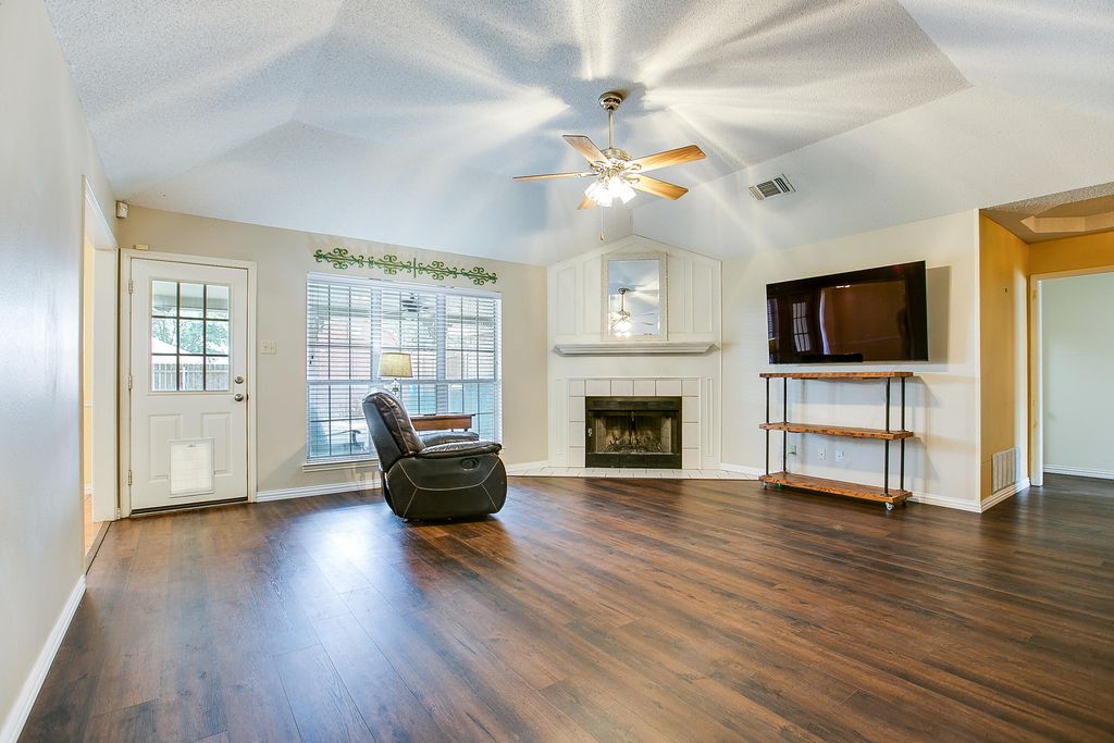 Image 7 of property listing at 3237 Maplewood Drive, San Angelo, TX 76904