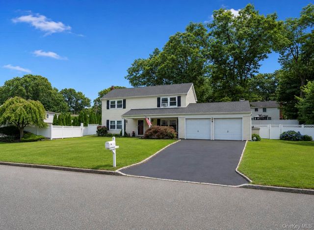 4 Beaverdale Lane, Stony Brook, NY 11790
