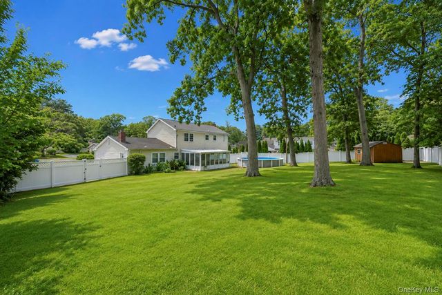4 Beaverdale Lane, Stony Brook, NY 11790