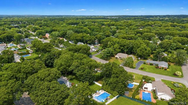 4 Beaverdale Lane, Stony Brook, NY 11790