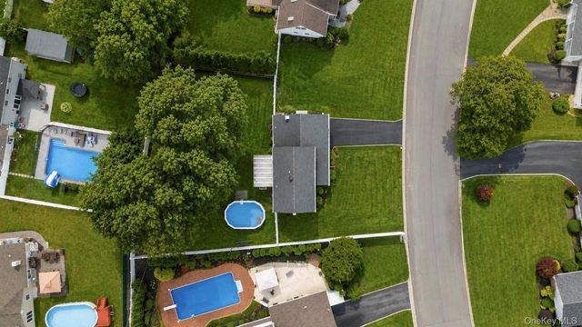 4 Beaverdale Lane, Stony Brook, NY 11790