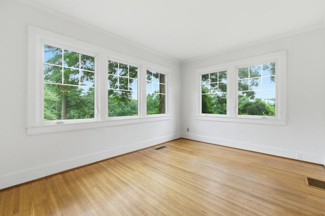 2100 Ridgewood Drive, Chattanooga, TN 37404