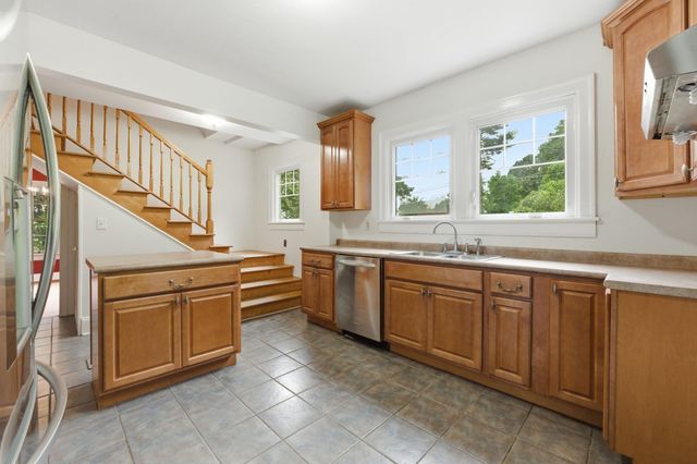 2100 Ridgewood Drive, Chattanooga, TN 37404