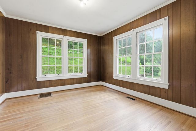 2100 Ridgewood Drive, Chattanooga, TN 37404