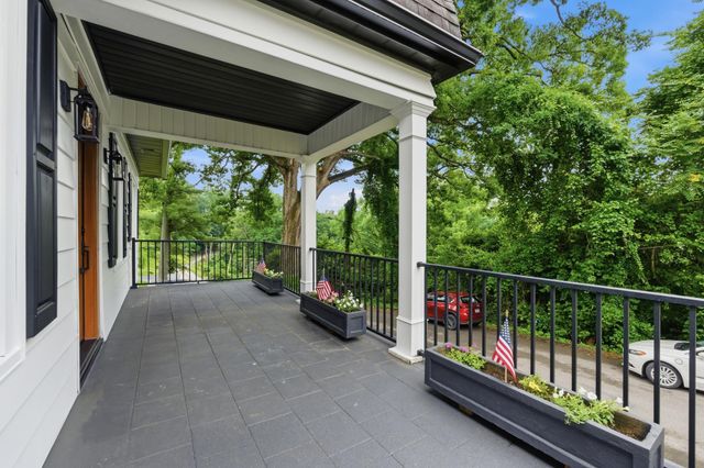 2100 Ridgewood Drive, Chattanooga, TN 37404