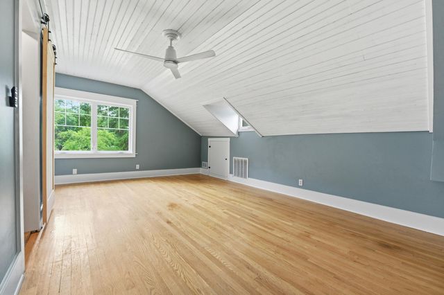 2100 Ridgewood Drive, Chattanooga, TN 37404