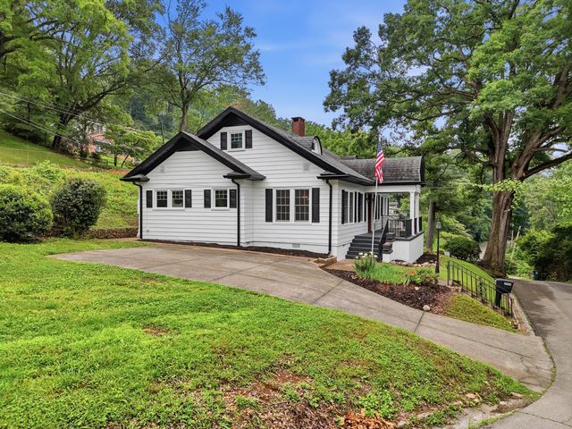 2100 Ridgewood Drive, Chattanooga, TN 37404