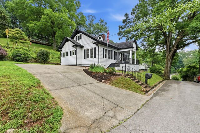 2100 Ridgewood Drive, Chattanooga, TN 37404