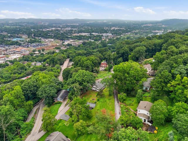 2100 Ridgewood Drive, Chattanooga, TN 37404
