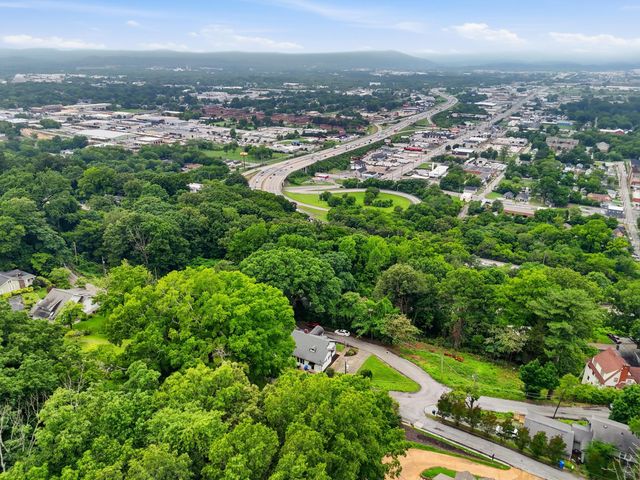 2100 Ridgewood Drive, Chattanooga, TN 37404