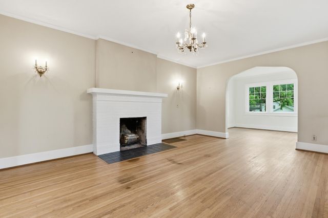2100 Ridgewood Drive, Chattanooga, TN 37404