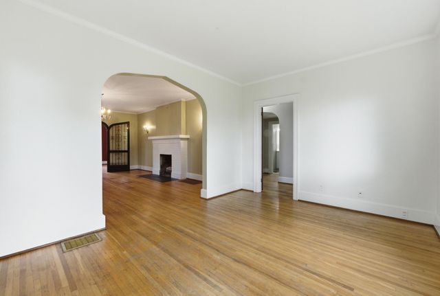 2100 Ridgewood Drive, Chattanooga, TN 37404