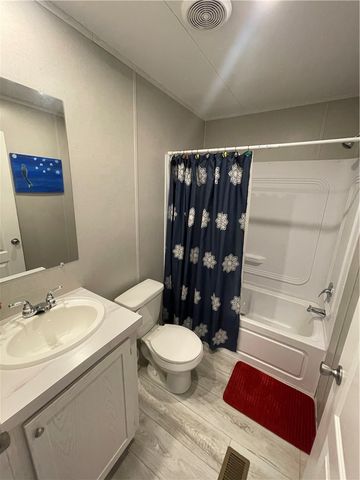 156 Sweet Bay Dr, Rockport, TX 78382