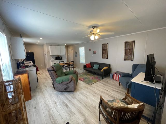 156 Sweet Bay Dr, Rockport, TX 78382