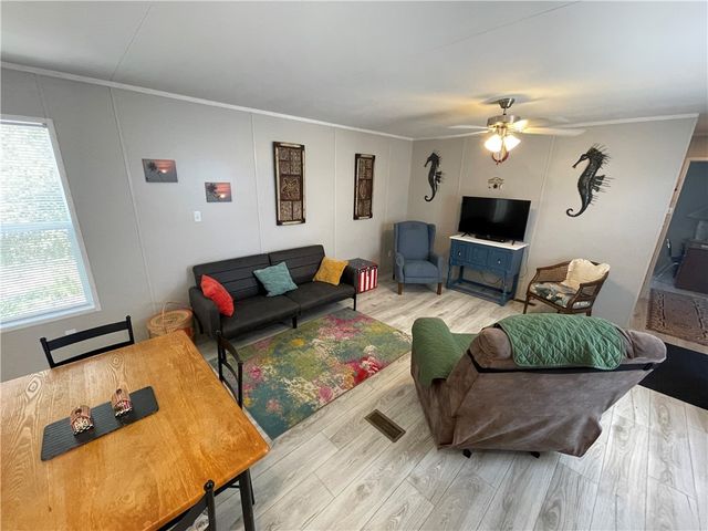 156 Sweet Bay Dr, Rockport, TX 78382