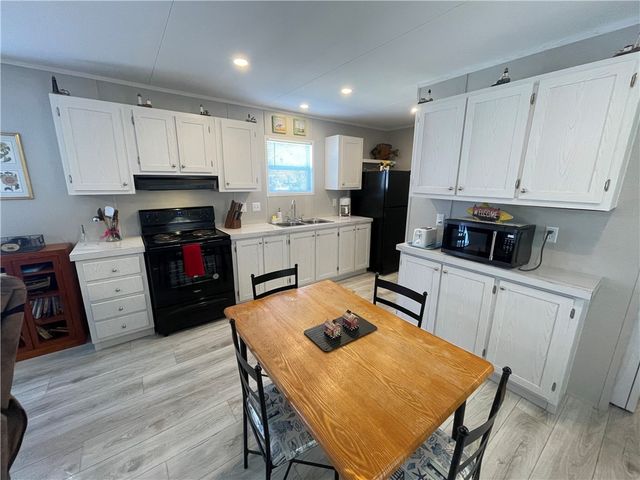 156 Sweet Bay Dr, Rockport, TX 78382