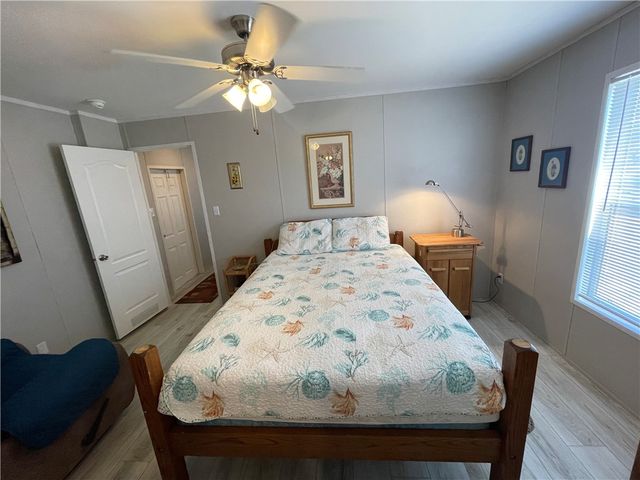 156 Sweet Bay Dr, Rockport, TX 78382