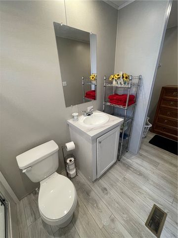 156 Sweet Bay Dr, Rockport, TX 78382