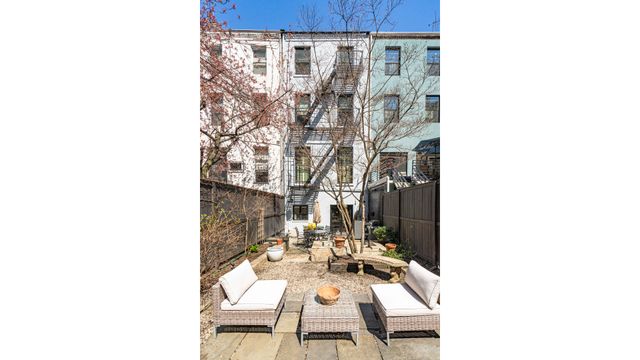 452 W 44TH Street, New York City, NY 10036