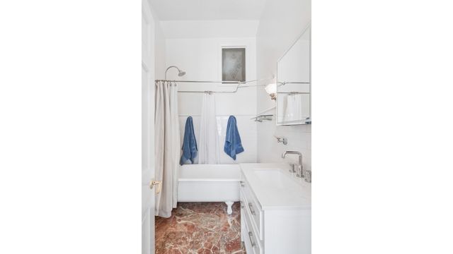 452 W 44TH Street, New York City, NY 10036