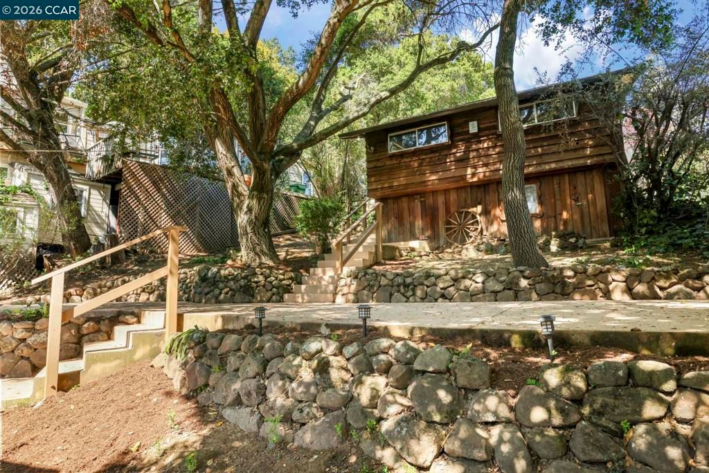 Image 33 of property listing at 5716 Merriewood Drive, Oakland, CA 94611