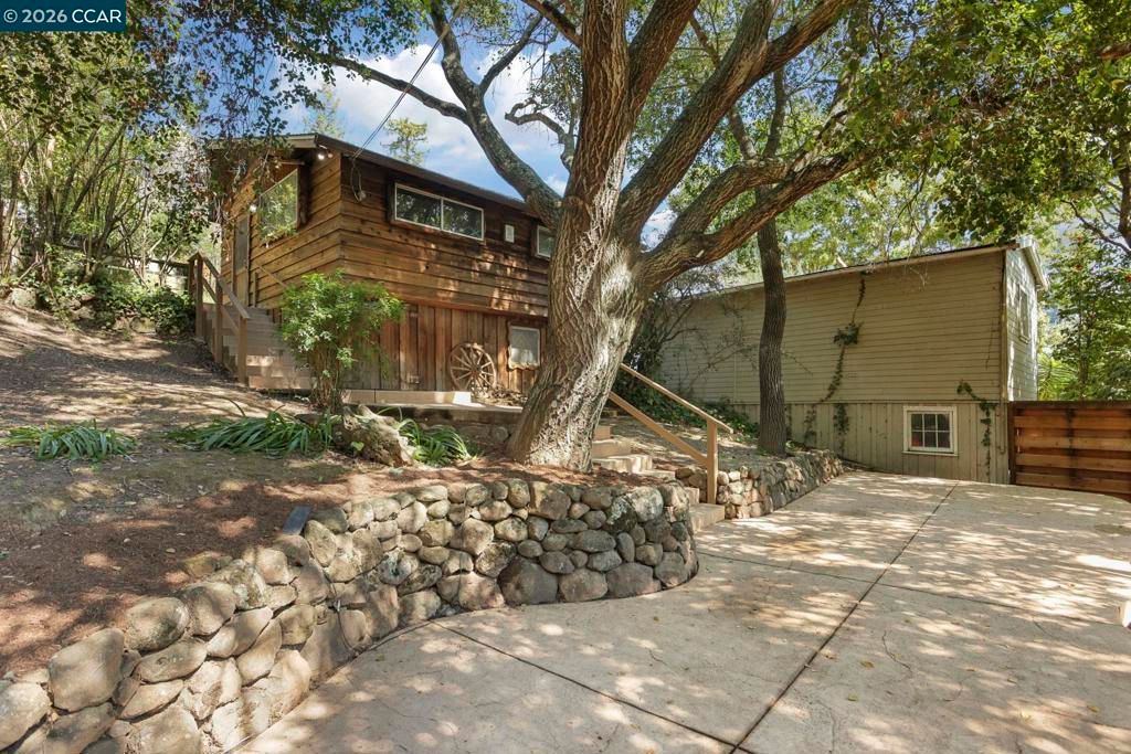 Image 34 of property listing at 5716 Merriewood Drive, Oakland, CA 94611