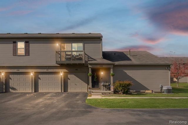 13886 Watersway Drive, Gibraltar, MI 48173