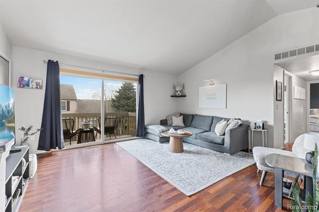 13886 Watersway Drive, Gibraltar, MI 48173