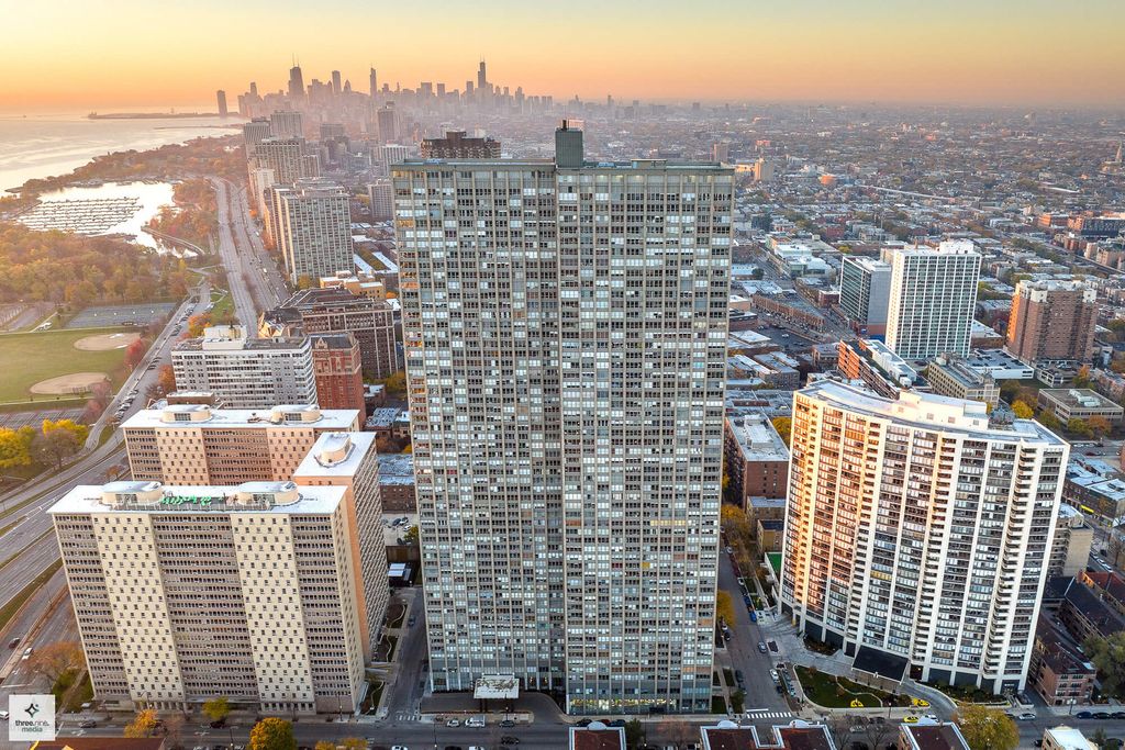 655 W Irving Park Road 5406, Chicago, IL 60613 — exterior