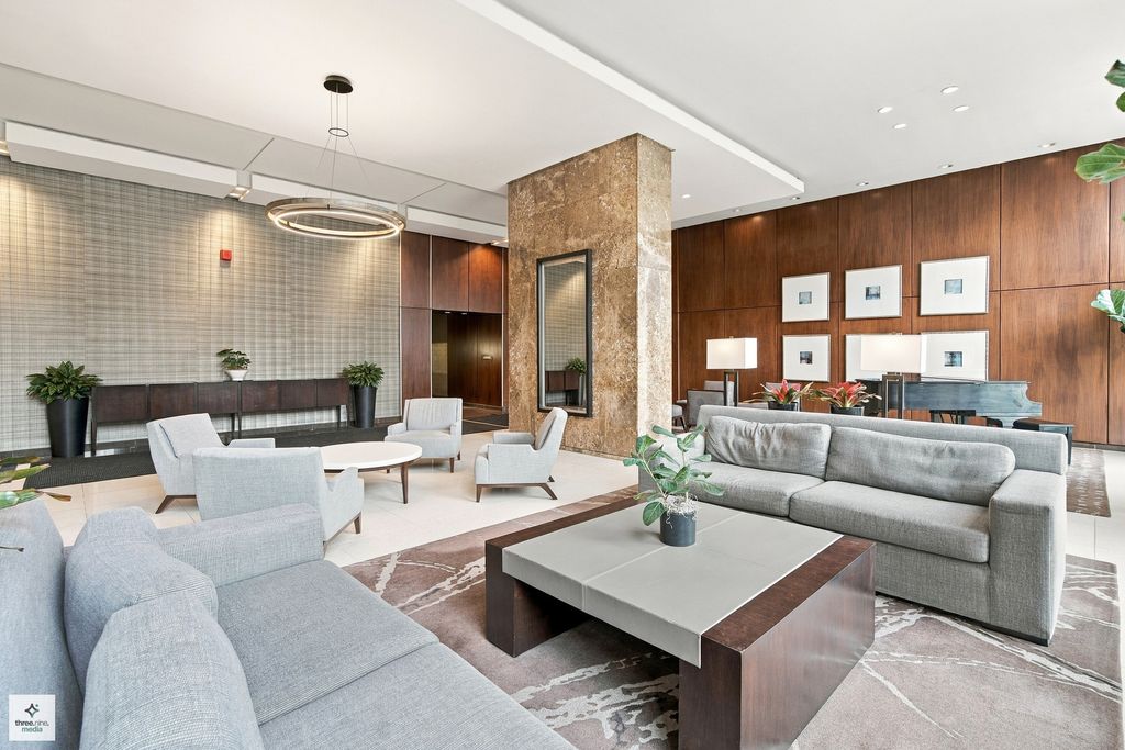 655 W Irving Park Road 5406, Chicago, IL 60613 — photo 3