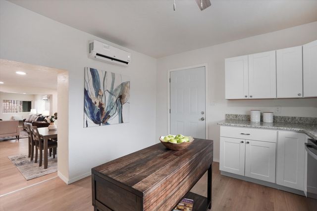 226 Kathryn Avenue SE, Albuquerque, NM 87102