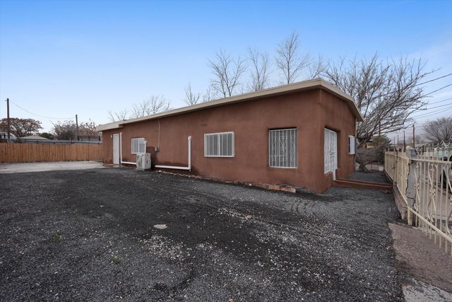 226 Kathryn Avenue SE, Albuquerque, NM 87102