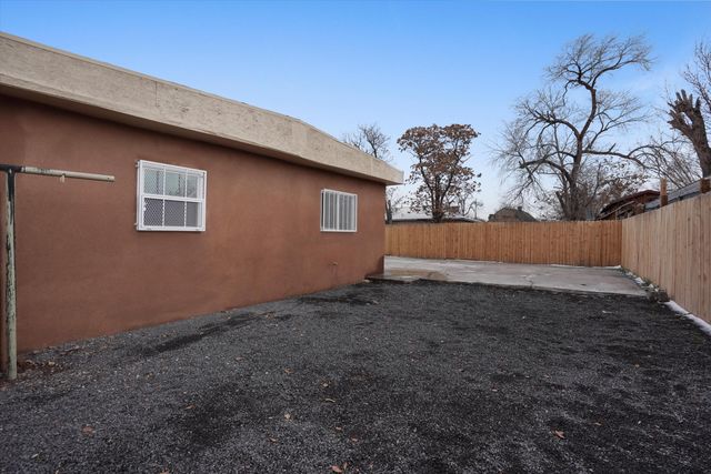 226 Kathryn Avenue SE, Albuquerque, NM 87102