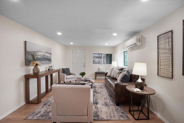 226 Kathryn Avenue SE, Albuquerque, NM 87102