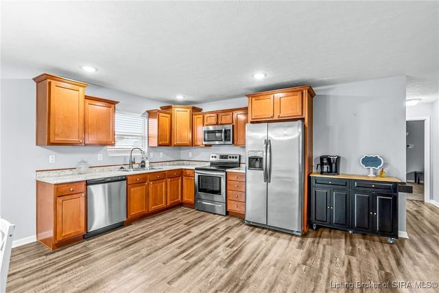 1381 Onyx Avenue, Scottsburg, IN 47170