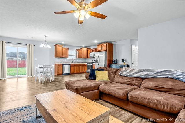 1381 Onyx Avenue, Scottsburg, IN 47170