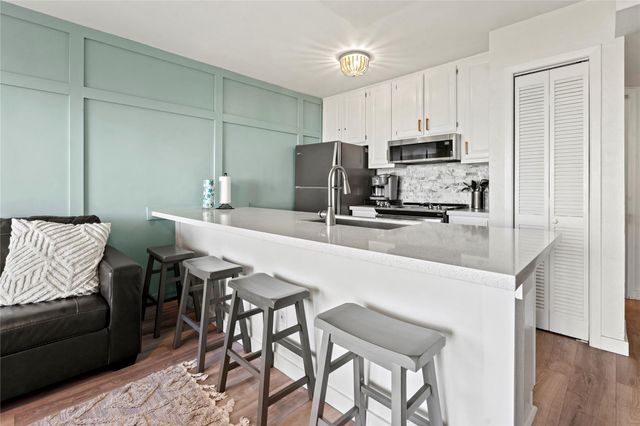 9520 Seawall Boulevard 315, Galveston, TX 77554