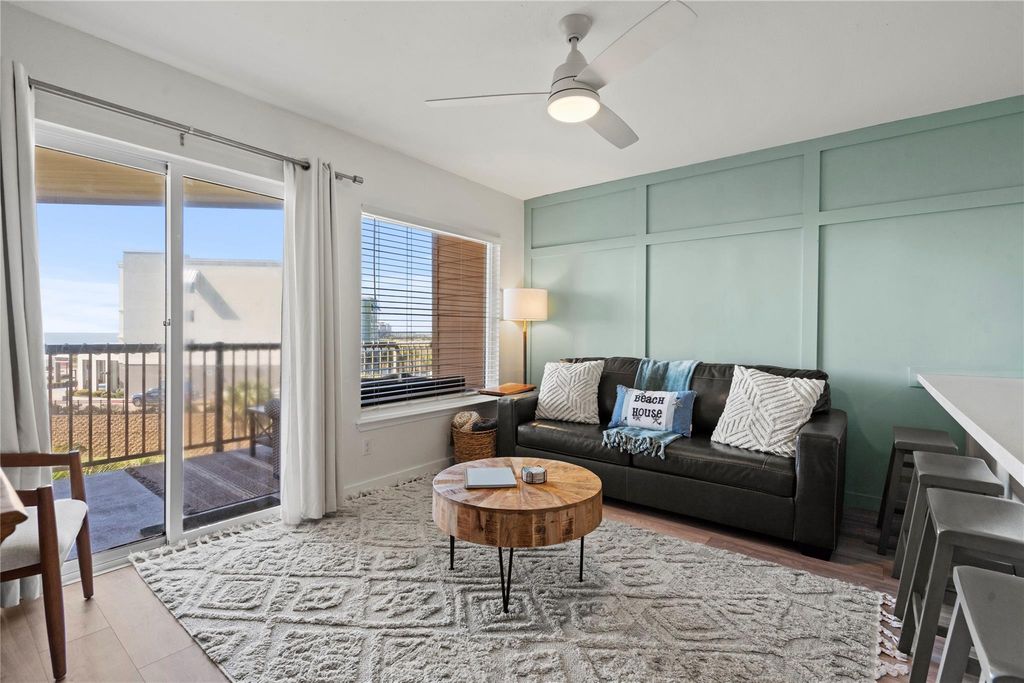 9520 Seawall Boulevard 315, Galveston, TX 77554